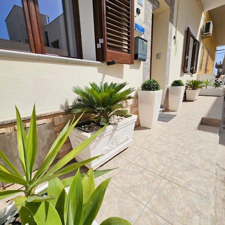 Perla Del Sud - Guest House LMP Екстериор снимка